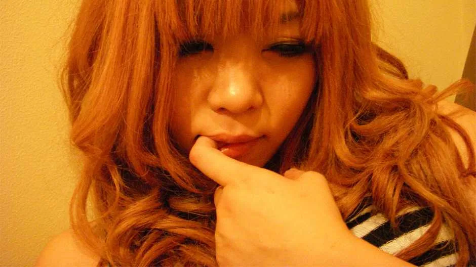 Sarina Tsubaki fingered and squirting at the Manga Cafe - Japan HDV - 289554