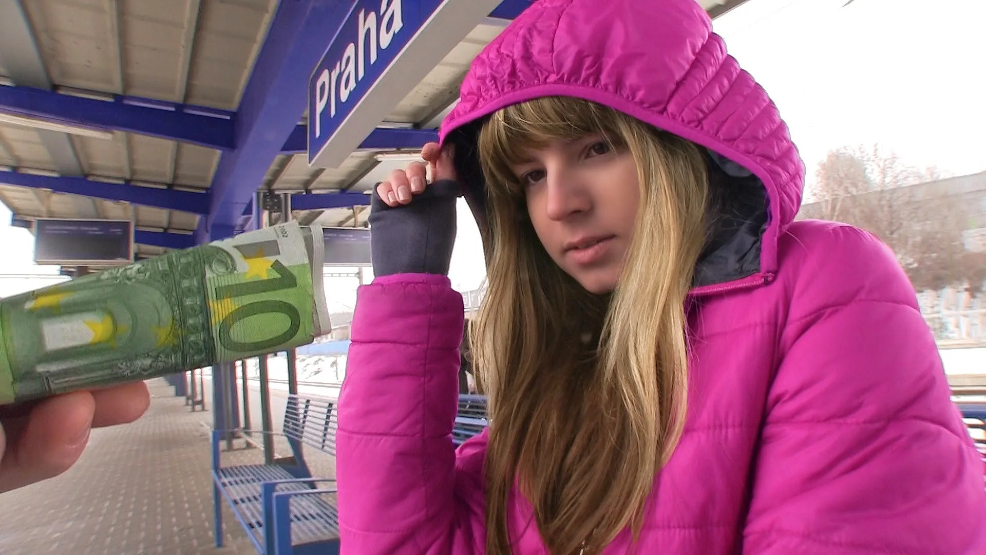 Flashing Strangers on a Train - Public Pickups - 1125697