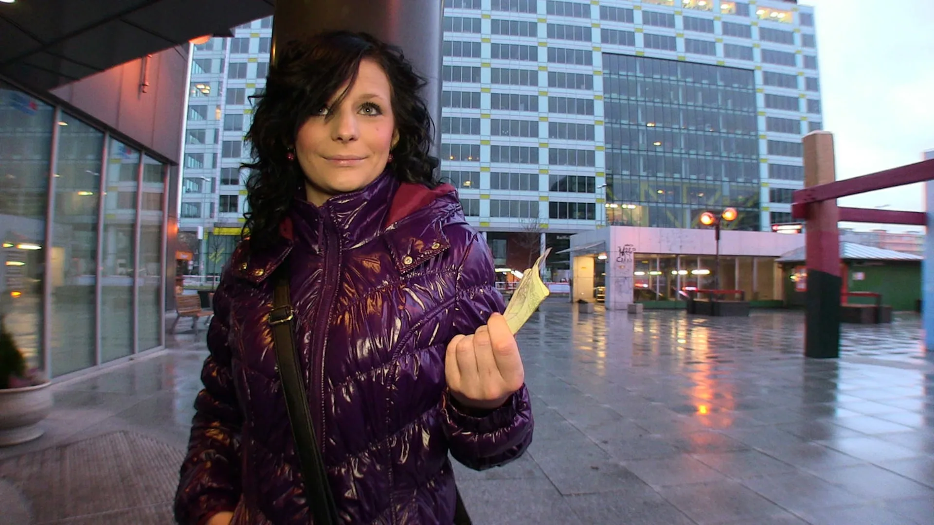 Lying Agent Convinced Blonde To Fuck On Command - Public Agent - 1123212