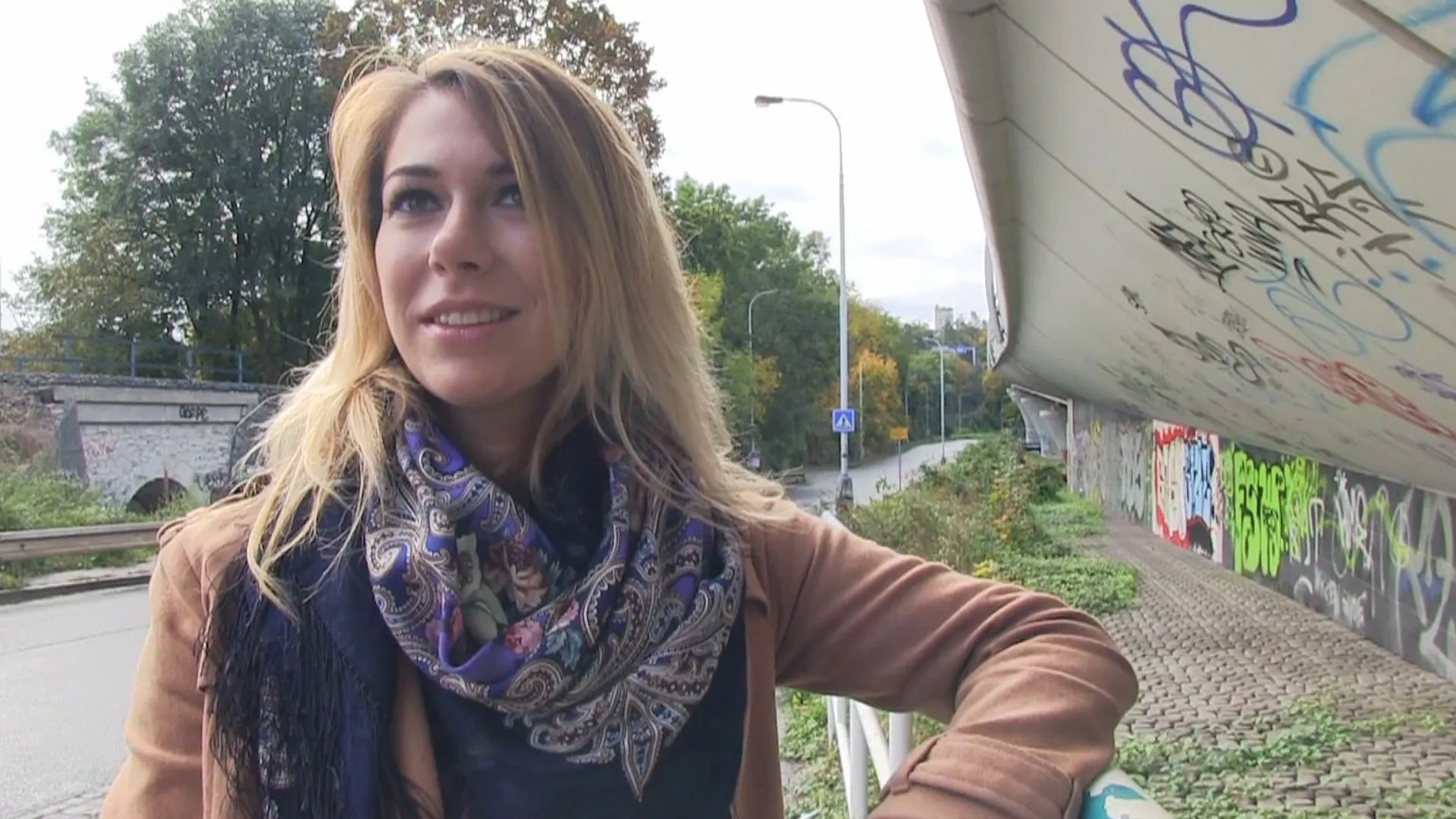 Blonde Opens Legs Outside for Cash - Public Agent - 1123400