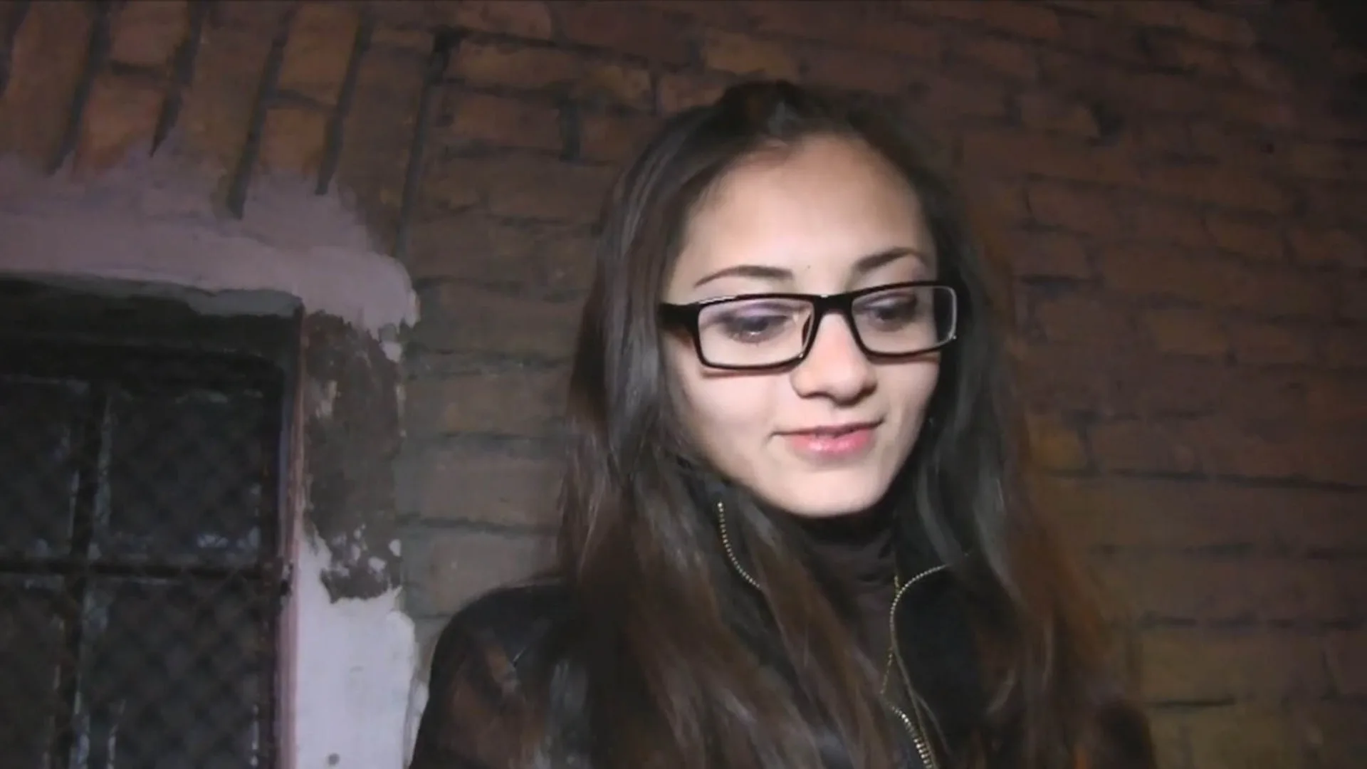 Hottie with glasses fucks for cash - Public Agent - 1123439