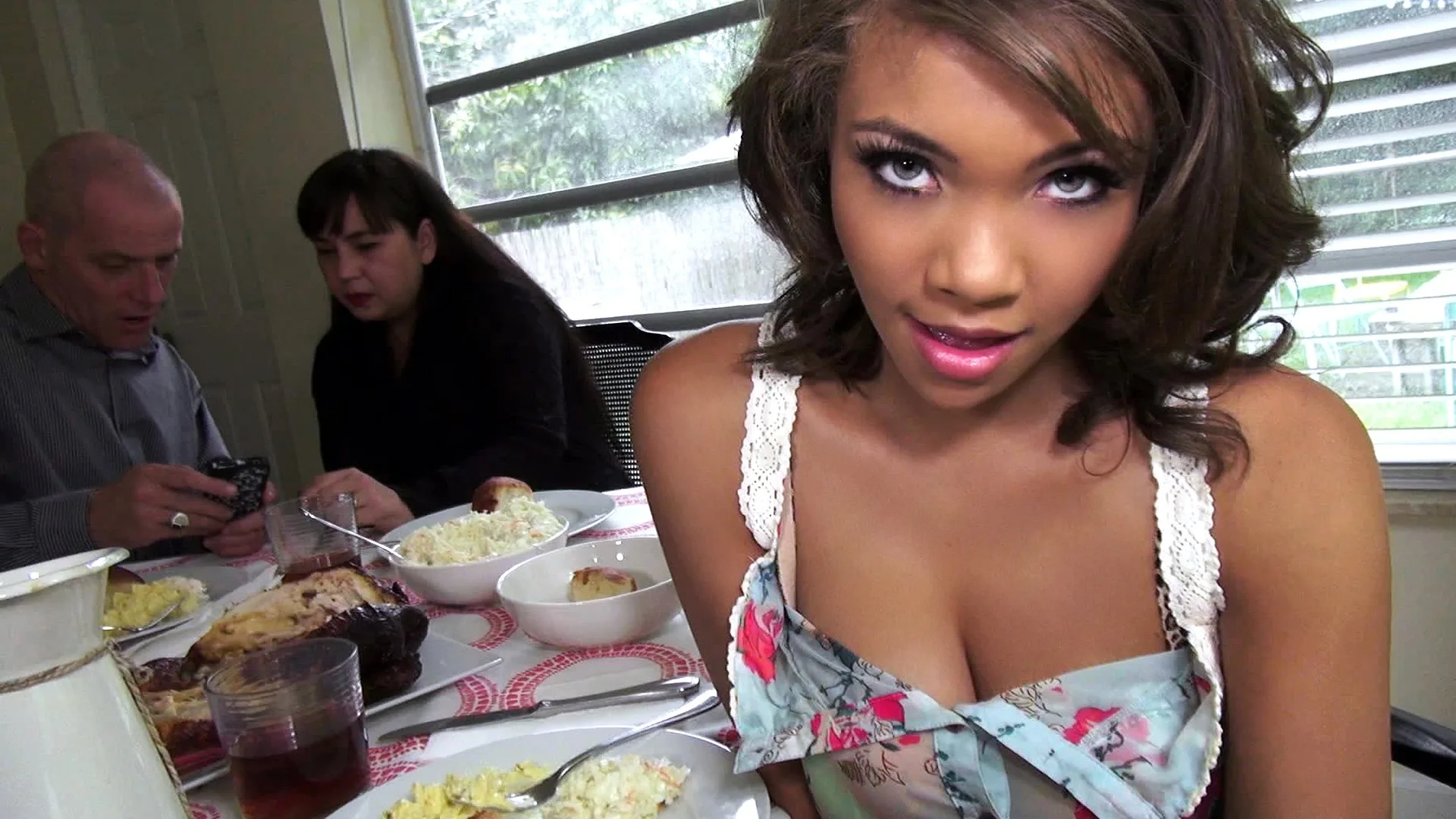 Bad Girl Makes Porn at Folks' Home - Latina Sex Tapes - 1098468