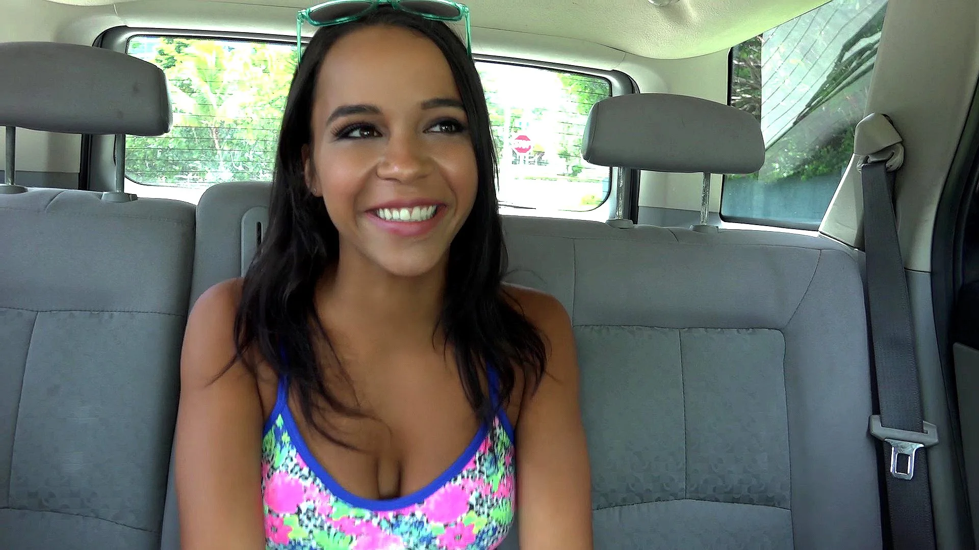 Latina Streaks in Construction Site - Latina Sex Tapes - 1098507