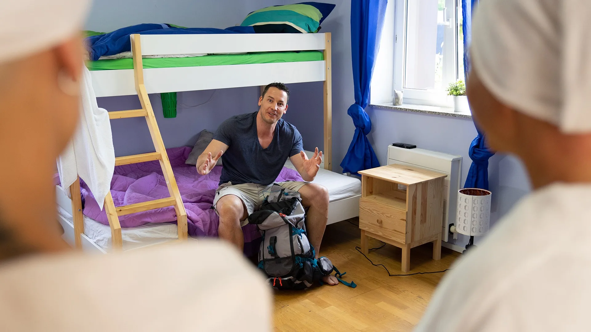 Seeing Double - Fake Hostel - 1090521