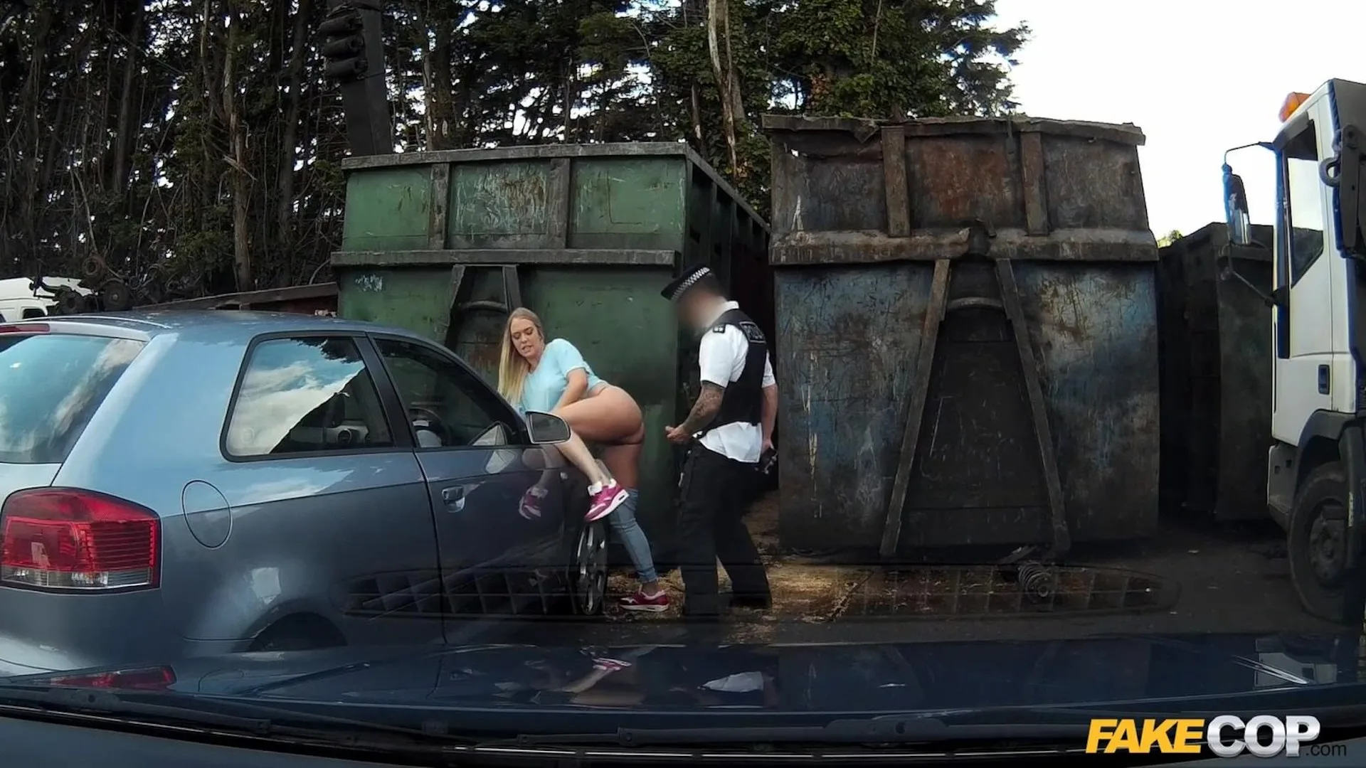 Balls of steel: Girl caught short won't be telling her boyfriend - Fake Cop - 1088480