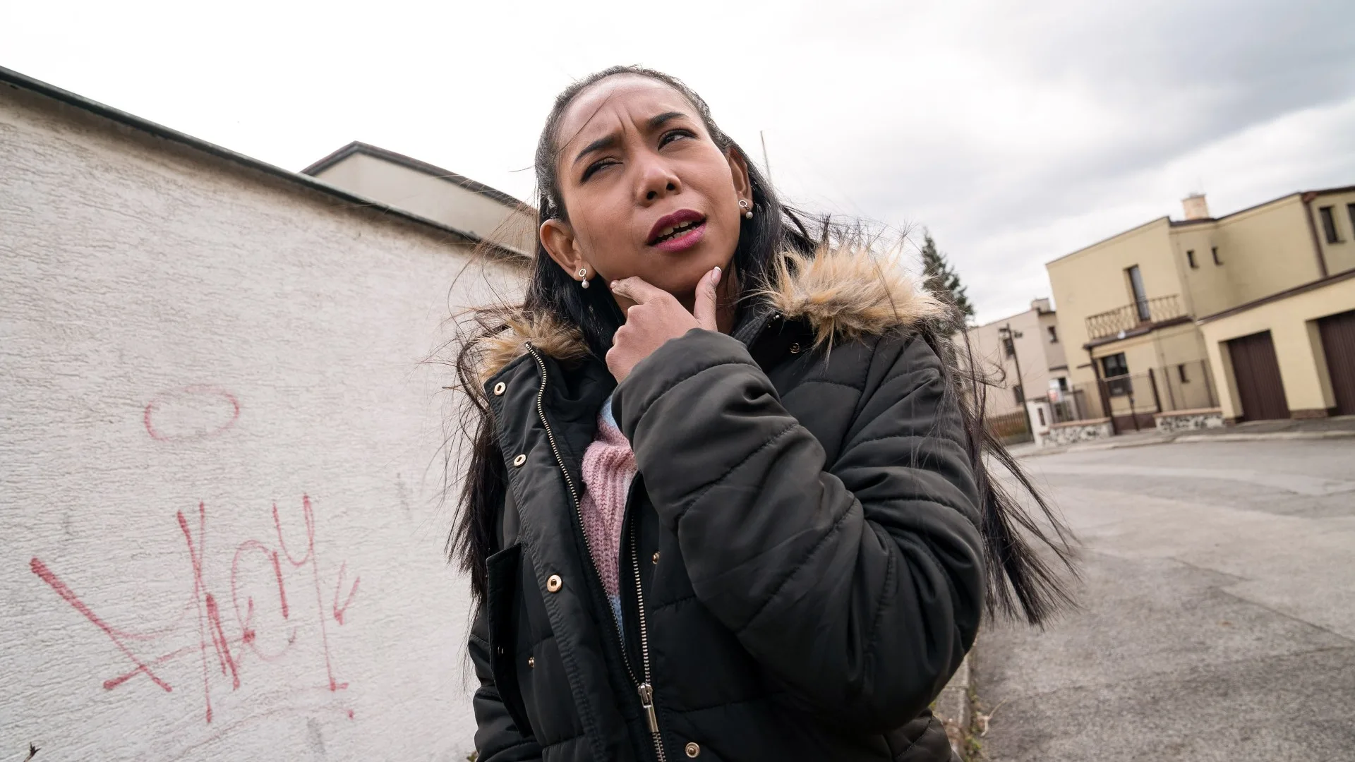 Indonesia Babe Wants The Cash - Public Agent - 1123938