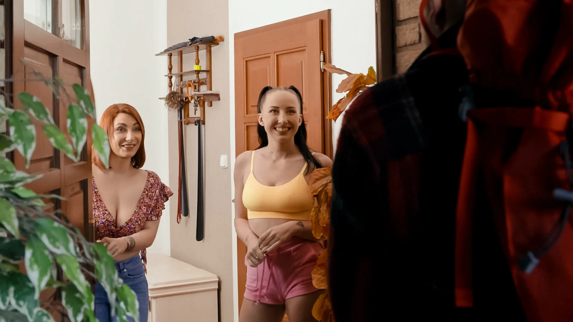 Suckin' At The Homestay - Moms Bang Teens - 1113825