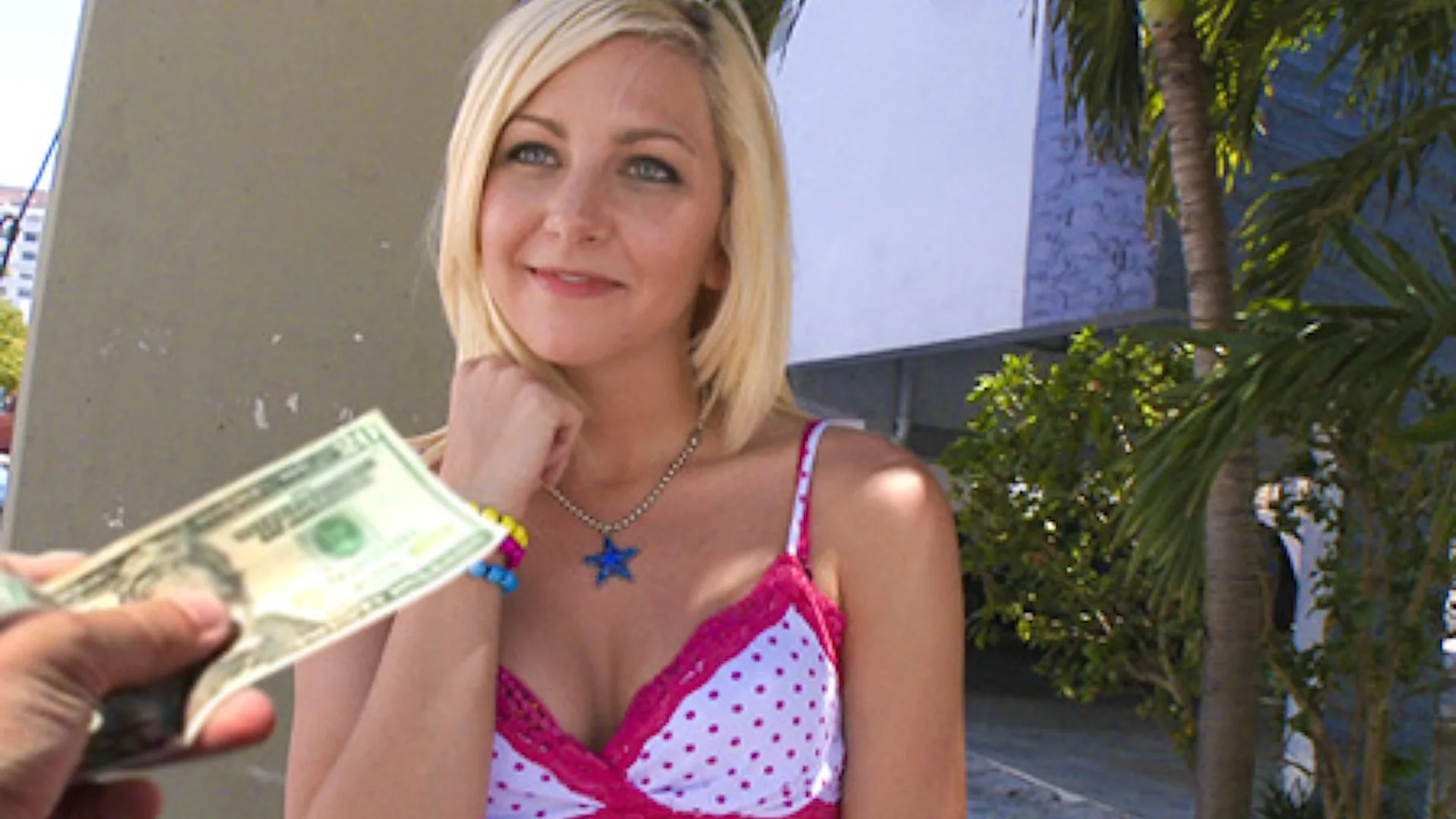 One Lucky Fan! - Bang Bus - 406211