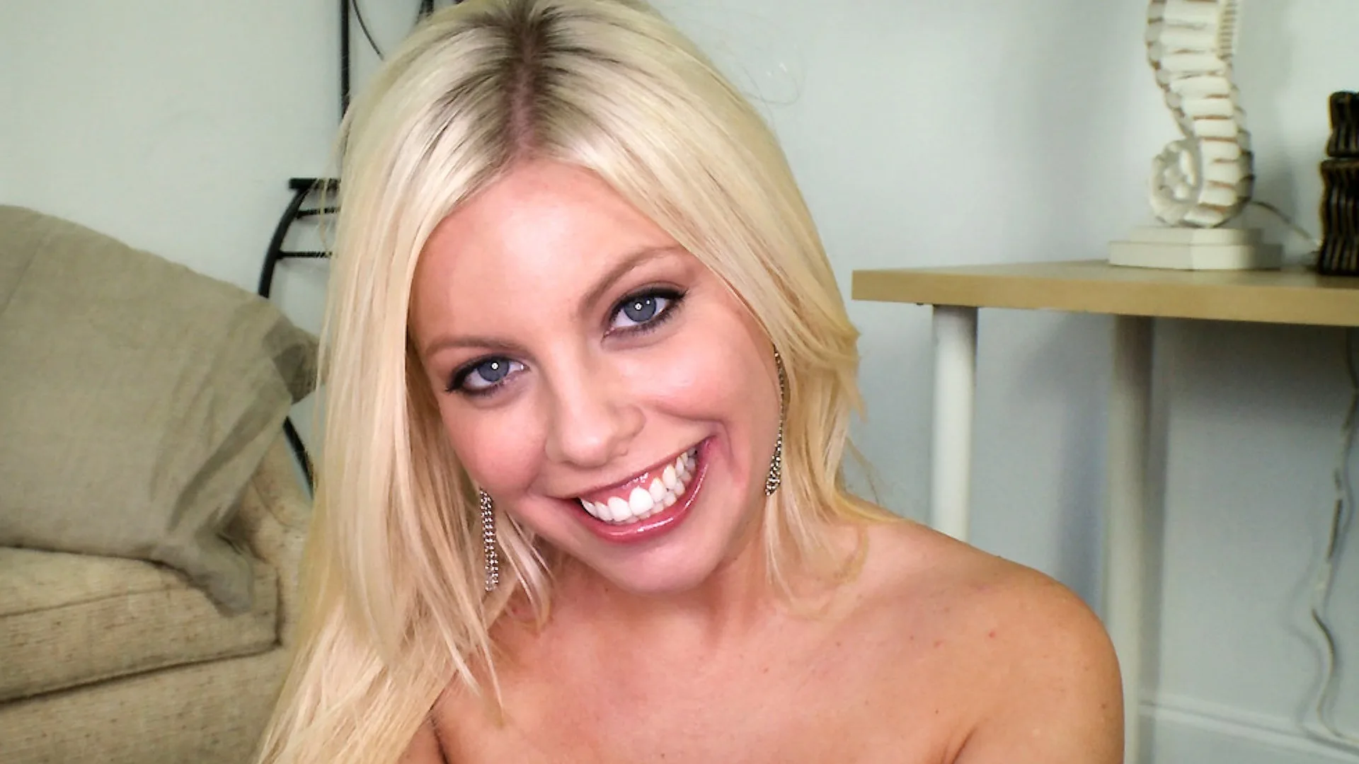 Cute blonde girl shows us how much she likes to suck dick - BlowJob Fridays - 415593