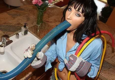 Deep Pipe Cleaning Diana Prince - PornPros