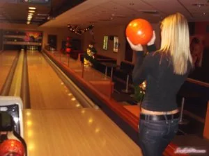 Bowling with Wivien - 21Sextury