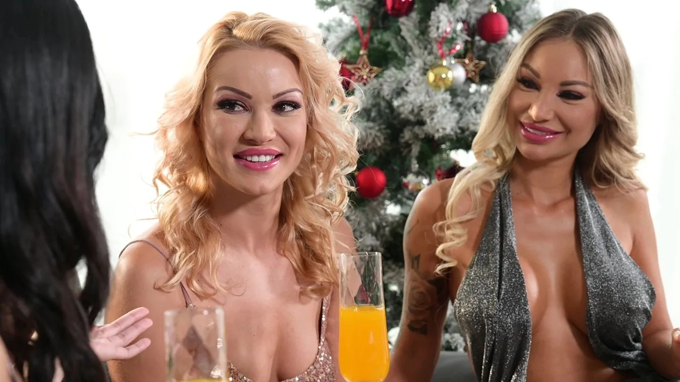 Christmas Cocktail Party With BFFs Turns To Naughty Orgy GP2164 - PornWorld