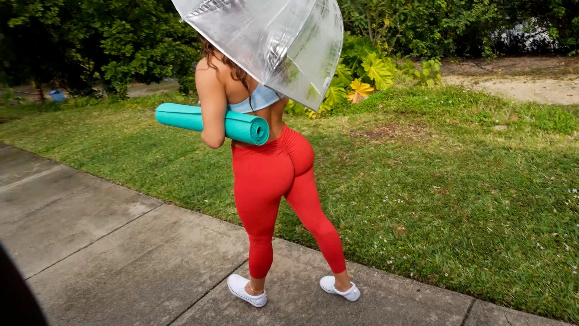 Essie's Ass Makes It Snow On The Bus - Bang Bus - 406845