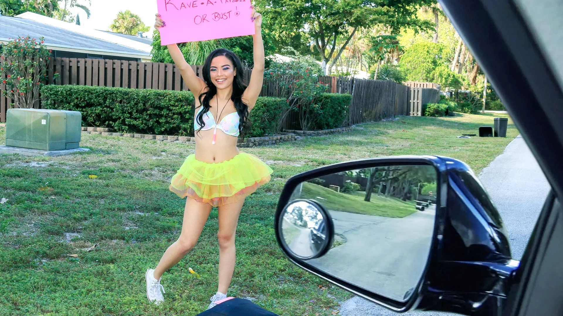 Ebony Raver Gets Freaky in Field - Stranded Teens - 1134631