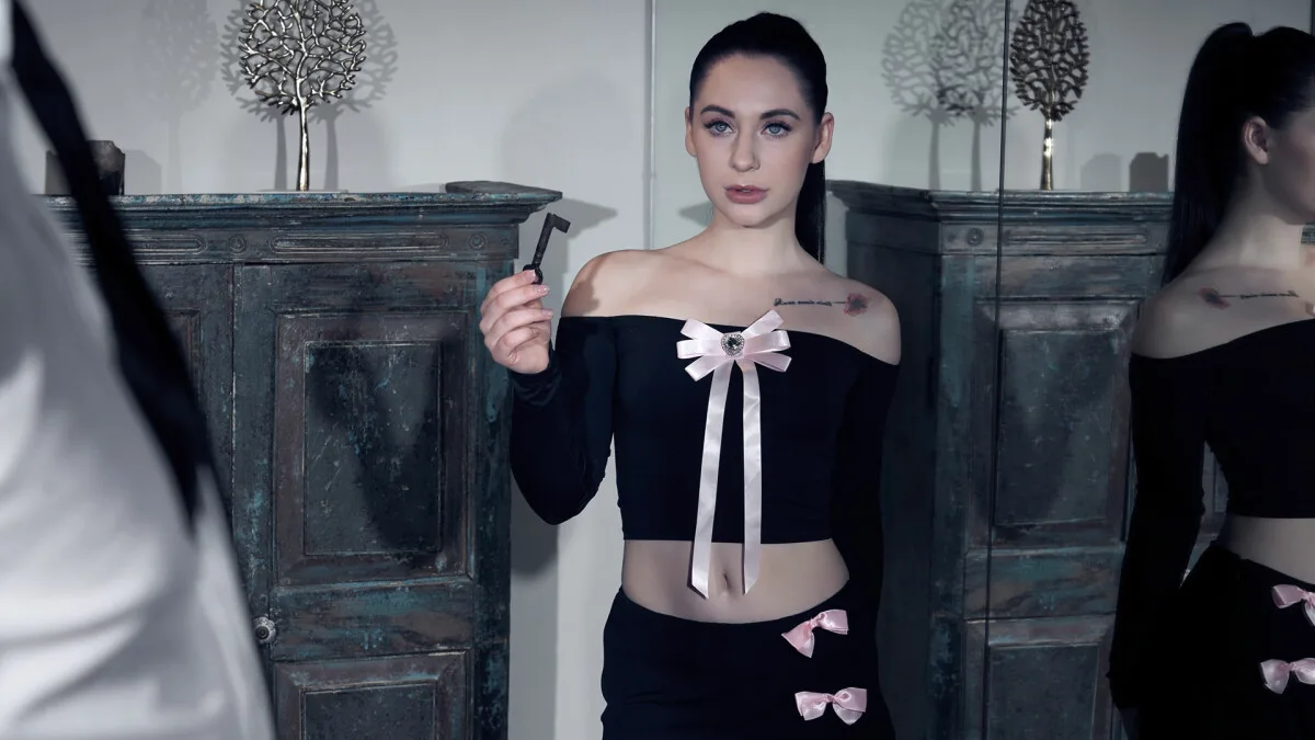 Oops, I Opened The Wrong Door - Dark Room VR - 1097396